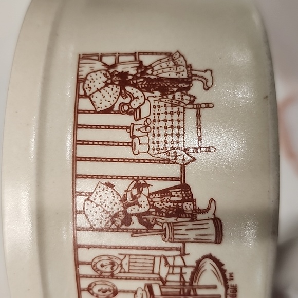Vintage Holly Hobbie mini crock and book - Picture 3 of 14